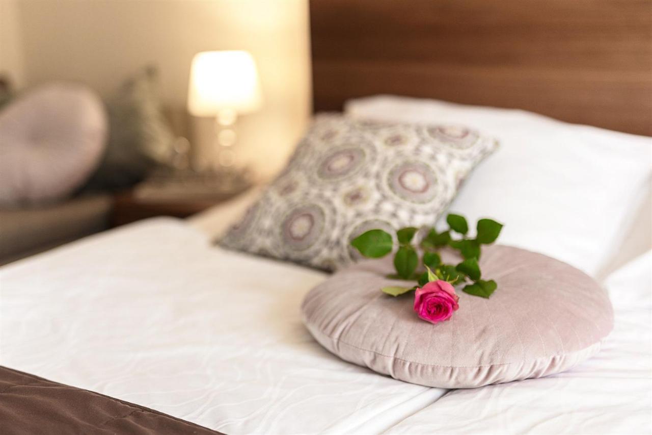 Villa Aina Boutique Hotel Lasko Bagian luar foto