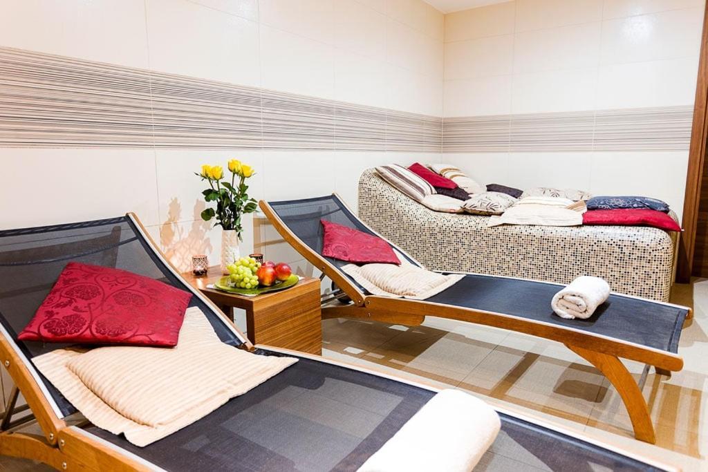Villa Aina Boutique Hotel Lasko Bagian luar foto
